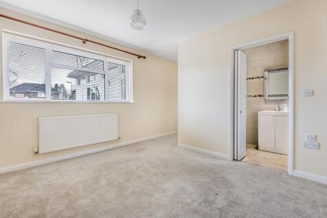 Bedroom through to En Suite
