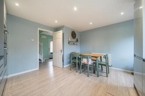 Kitchen/Dining area