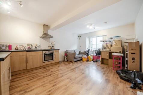 Open plan kitchen/lounge