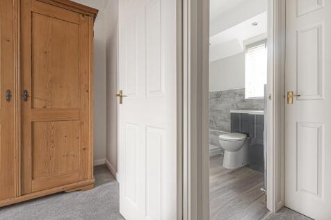 Bedroom  / Bathroom