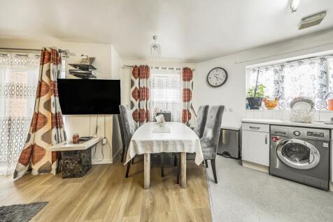 Kitchen/Dining Area
