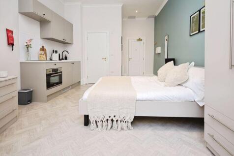 Bedroom (a)