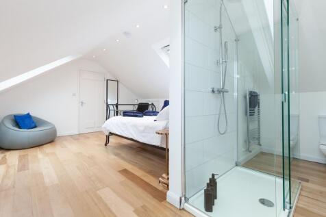 Bedrroom and Shower