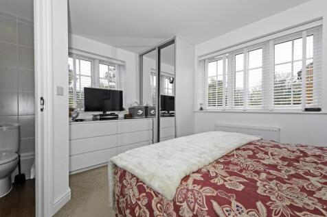 Bedroom With En Suite