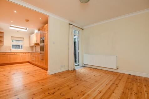 Kitchen / Reception