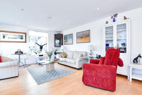Reception Room (shot 2)