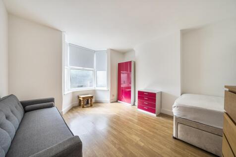 Bedroom/Reception