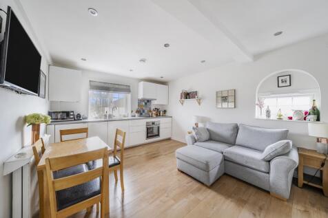Reception/Dining Area