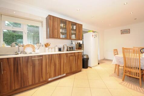 Brand New Fitted Kitchen