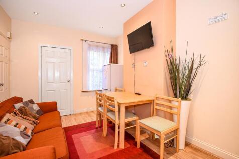 Living/Dining Area