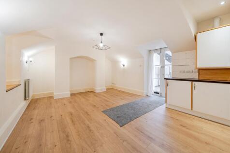 Reception/Kitchen