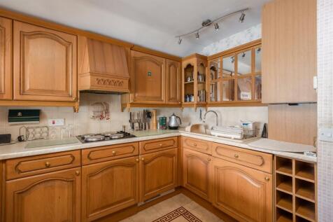 Cannons Garth Mews 4 Kitchen-2.jpg