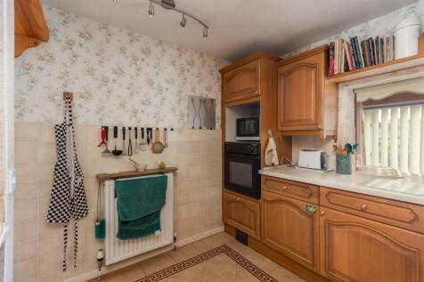 Cannons Garth Mews 4 Kitchen-3.jpg