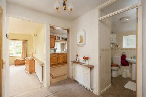 Cannons Garth Mews 4 Hallway-2.jpg