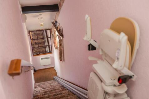 Cannons Garth Mews 4 Hallway-1.jpg