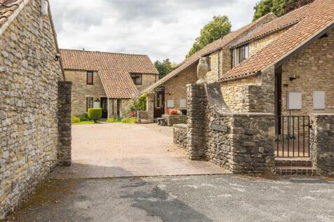 Cannons Garth Mews External-3.jpg