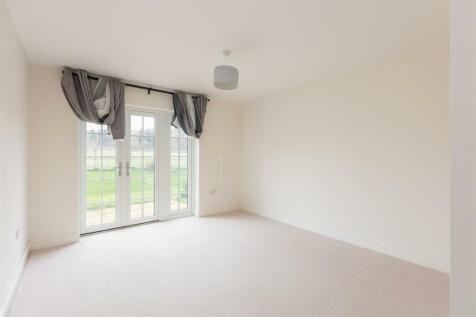 Ashwood Close 40 Bedroom 2-1.jpg