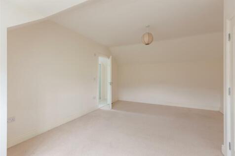 Ashwood Close 40 Bedroom 1-2.jpg