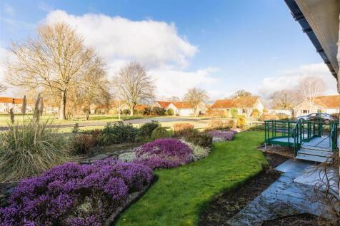 Ryedale Close 6 External-5.jpg r.jpg
