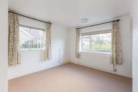 Ryedale Close 6 Bedroom 2-1.jpg
