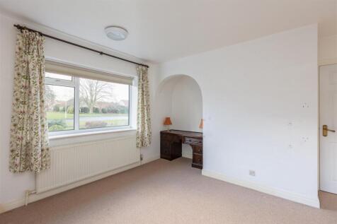 Ryedale Close 6 Bedroom 2-2.jpg