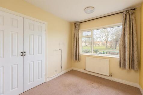 Ryedale Close 6 Bedroom 3.jpg