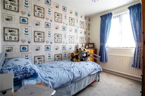 Front Bedroom 4