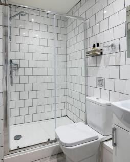 - Bathroom_Dart Retreat, Dartmouth