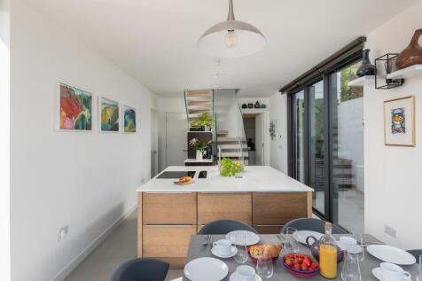 Pooks Hill, Dartmouth Kitchen