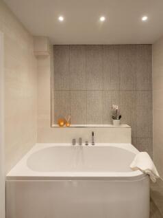 Moonraker-Bathroom