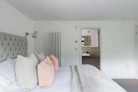 Jonswood_Bedroom 1