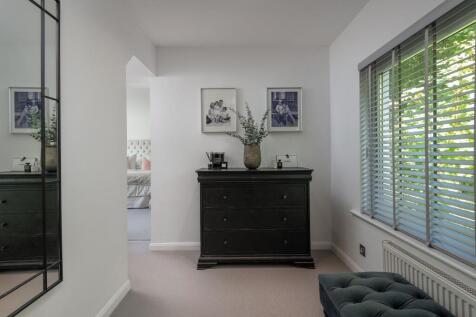 Jonswood_Dressing Room