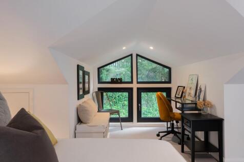 Jonswood_Loft Bedroom