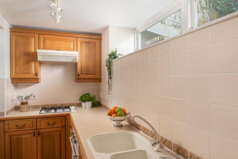 Highland Cottage, 88 Above Town, Dartmouth, Kitchen
