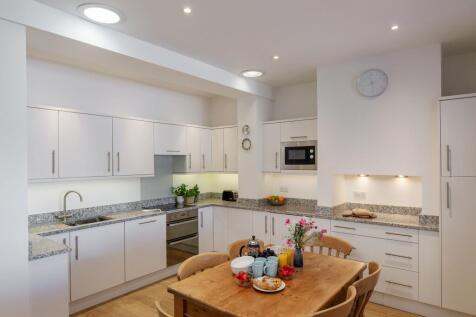 Kitchen - Rose Cottage, 3 Spittis Park, Kingswear