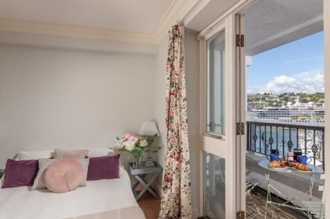 Principal Bedroom 1 Marina View_Kingswear