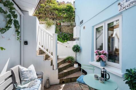 Courtyard_1 Elm Cottage, Kingswear