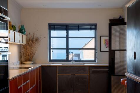 Mango House, 56 Mead Road - Kitchen
