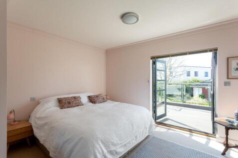 Mango House, 56 Mead Road - Bedroom 2
