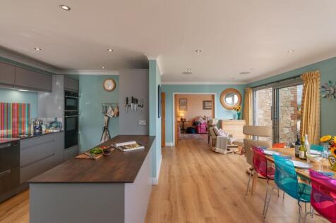 Kitchen & Dining Area_The Lookout, Brixham