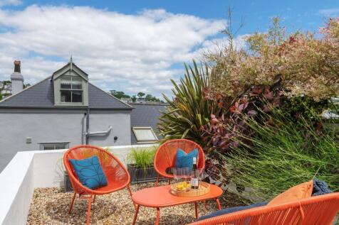 Terraced Garden_Bay House, 29 South Ford Road, Dartmouth