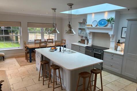 Kitchen Dining Area