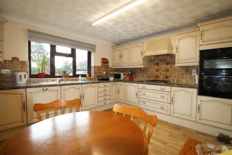 Kitchen / Breakfast Room