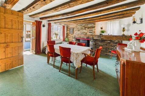 Sitting/Dining room
