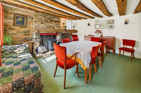 sitting/dining room