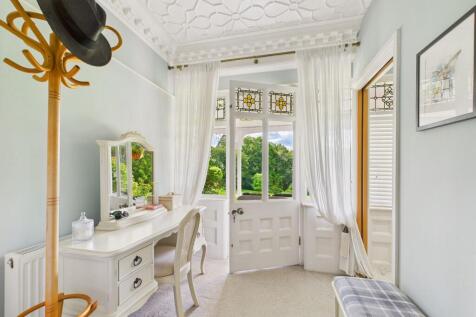 Dressing area