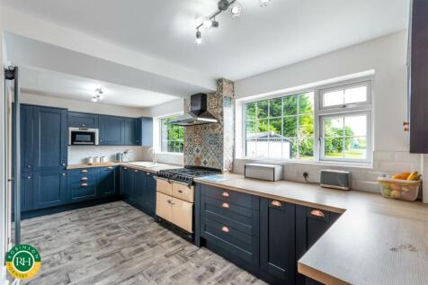 fitted kitchen