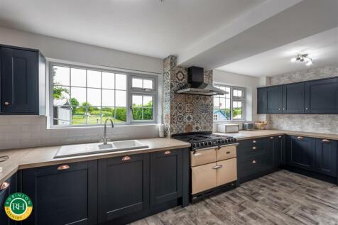 fitted kitchen