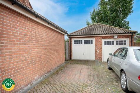 garage / parking