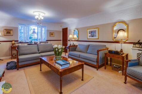 Lounge 3.jpg